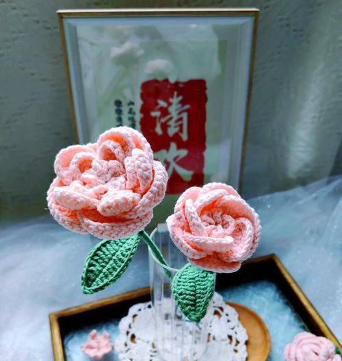 玫瑰花瓣拼接的创意方法是什么？